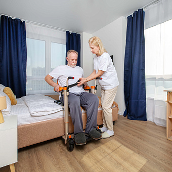 Электрическое кресло-подъемник с санитарным устройством